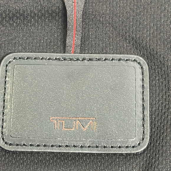 TUMI navy blue packable rain jacket size XlArge - Picture 5 of 15